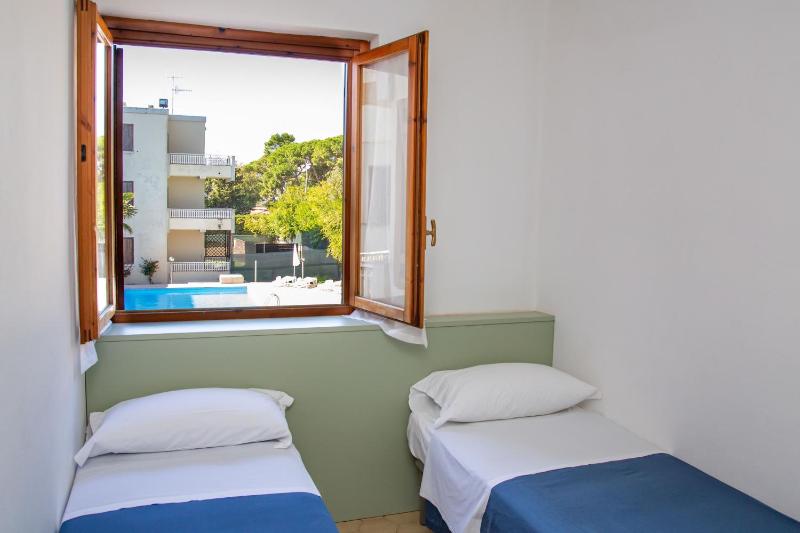 Economy One-Bedroom Apartment image 2