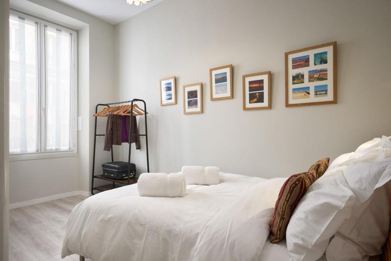 Sunlight Properties - Gisele - Nice hyper central 1 bedroom with large living room - image 9