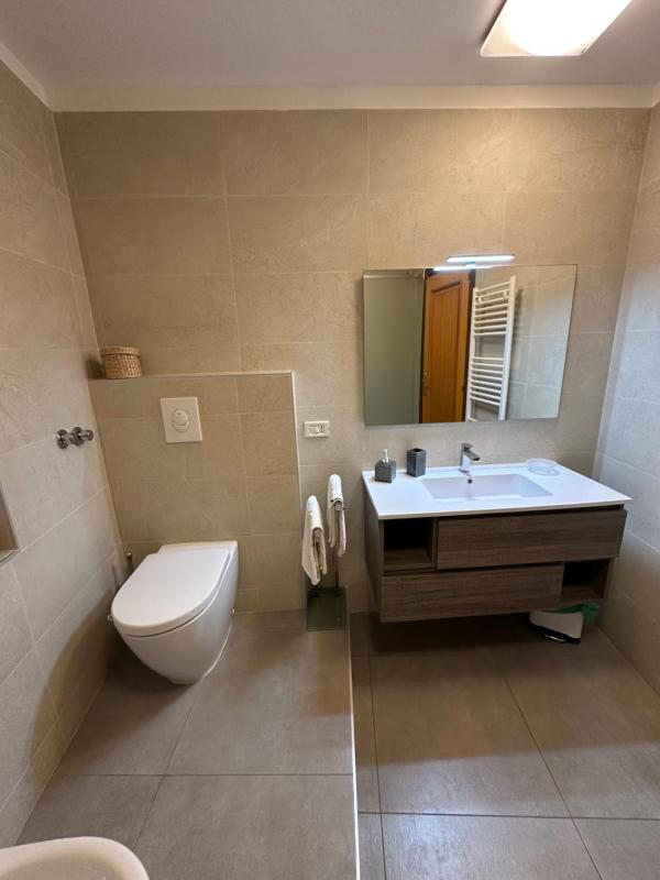 Triple Room with Balcony image 4
