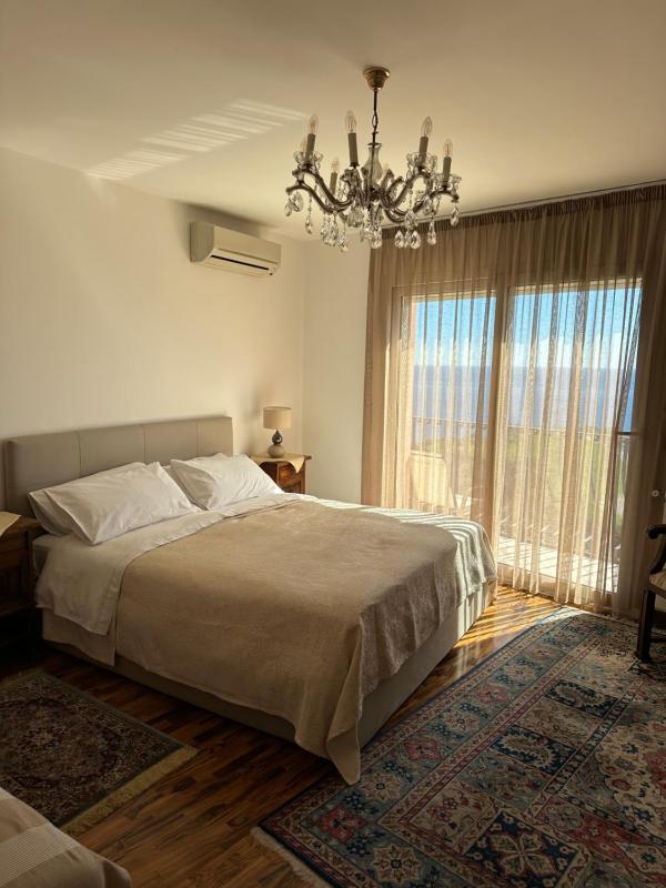 Triple Room with Balcony image 3