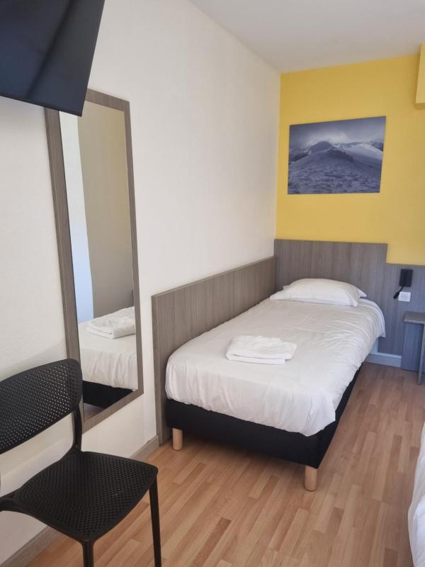 Classic Triple Room image 4