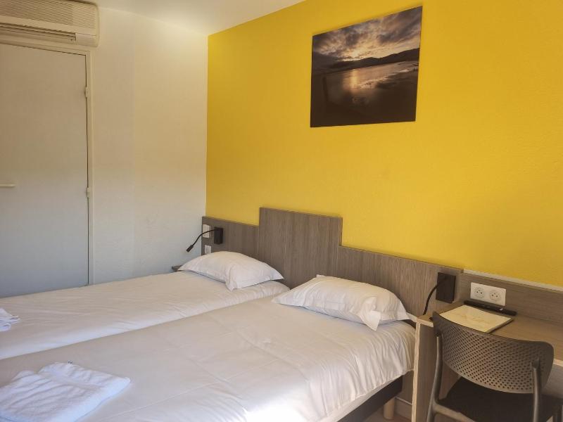 Classic Triple Room image 1