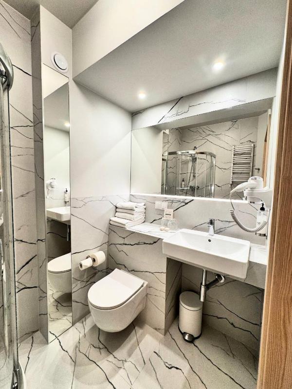 Comfort Double Room image 3