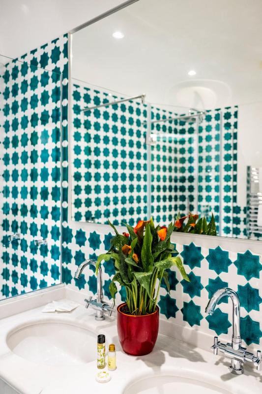 Superior Suite image 2