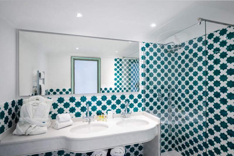 Superior Suite image 3