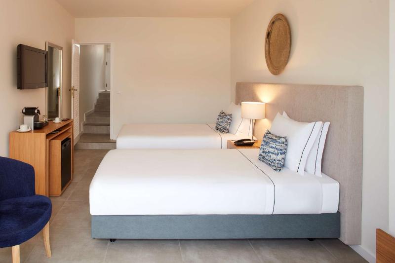 Standard Double or Twin Room image 4