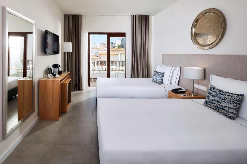 Superior Double or Twin Room image 1