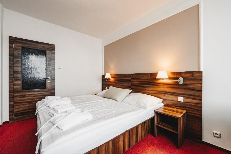 Double Room image 2