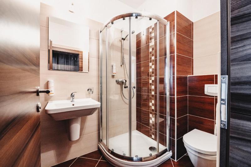Double Room image 4