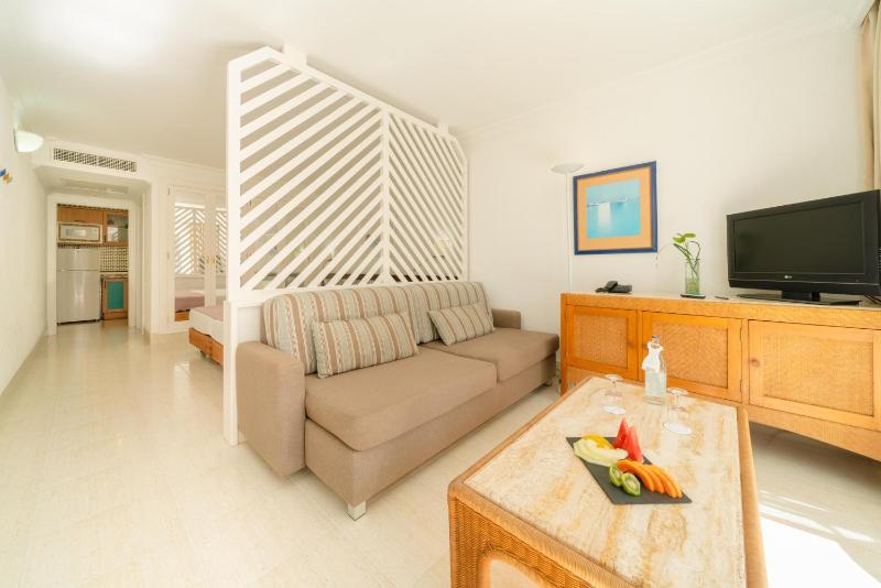 Studio Apartment image 3