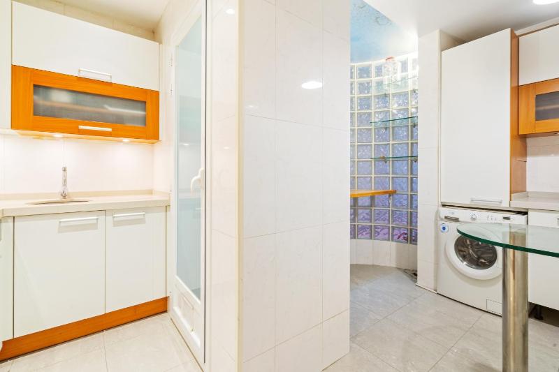 Quiet vibrant 2 bedroom in pedestrian Eixample - image 13