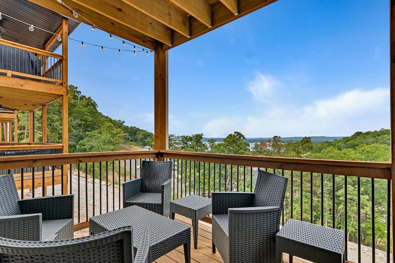 Lake Therapy 2 Bedroom - image 17