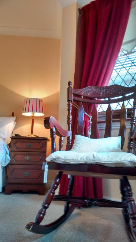 Double Room with Shared Bathroom image 2