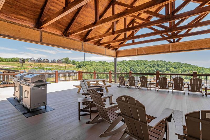 Pvt Indoor Pool-Basketball Court-Theatre Room & Hot Tub-Games-Sleeps 46-Table Rock View-Free Tickets - image 9