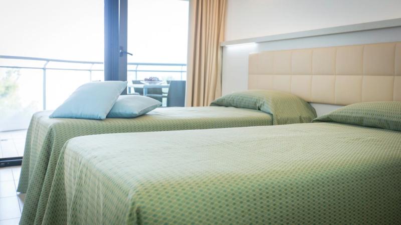 Two-Bedroom Apartment with Sea View image 3