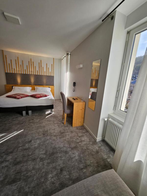 King Room with Garden View image 2