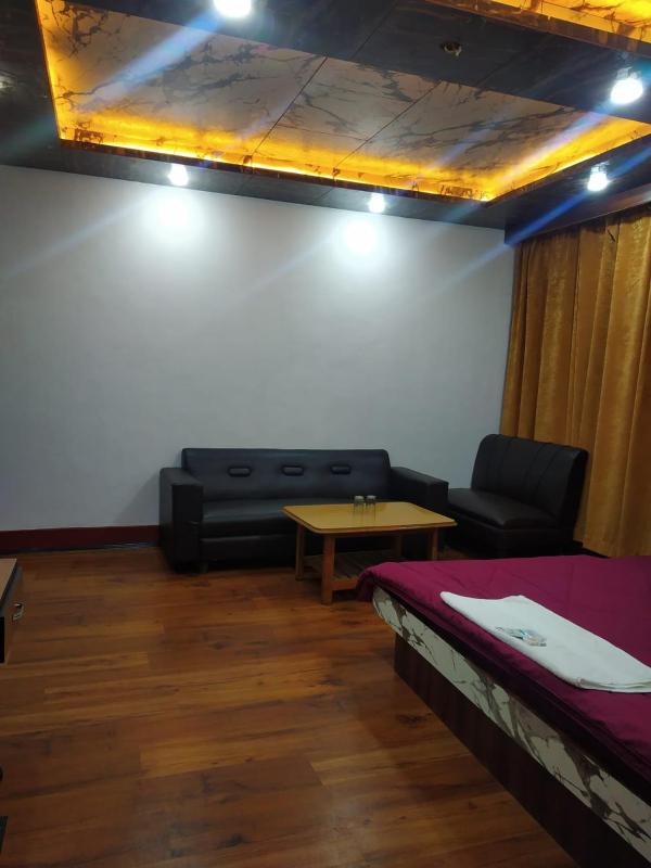 Ruby Hotel - image 1