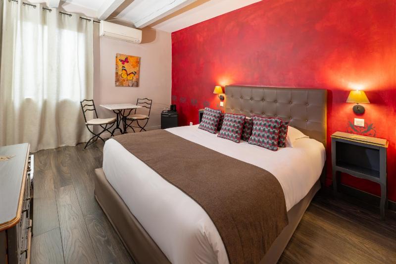 Classic Double Room image 1