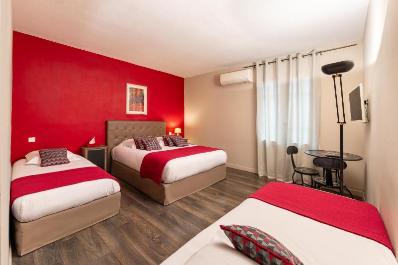 Superior Family Room (4 Adults) image 1