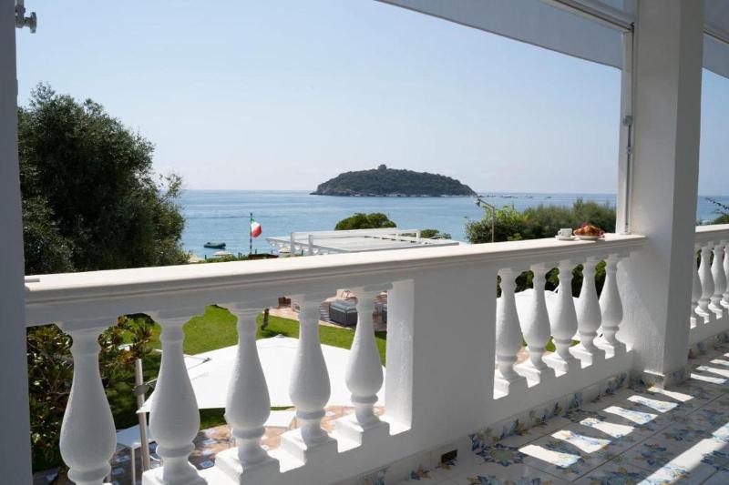 Apartment with Sea View image 4