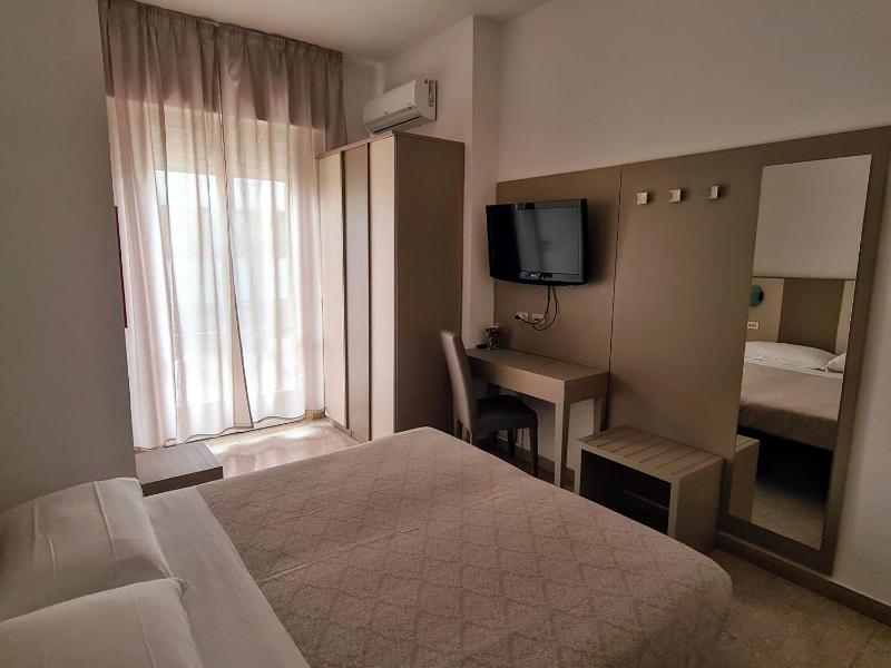 Hotel Camelia - image 13