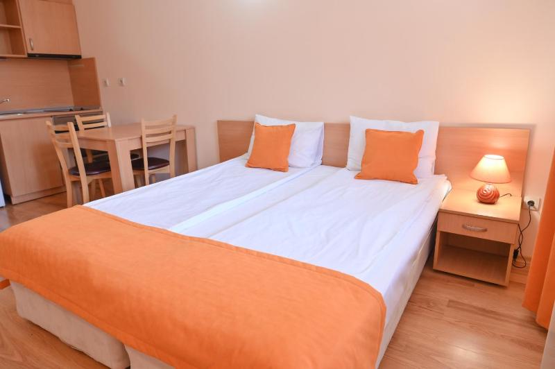 Studio Deluxe with Terrace (2 Adults) image 1