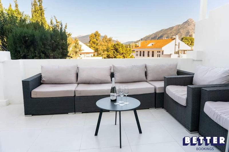 Luxurious Marbella Apt Near Puerto Banus - Hot Tub - image 4