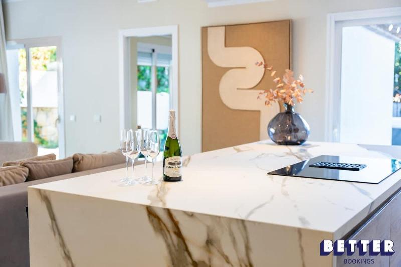 Luxurious Marbella Apt Near Puerto Banus - Hot Tub - image 29