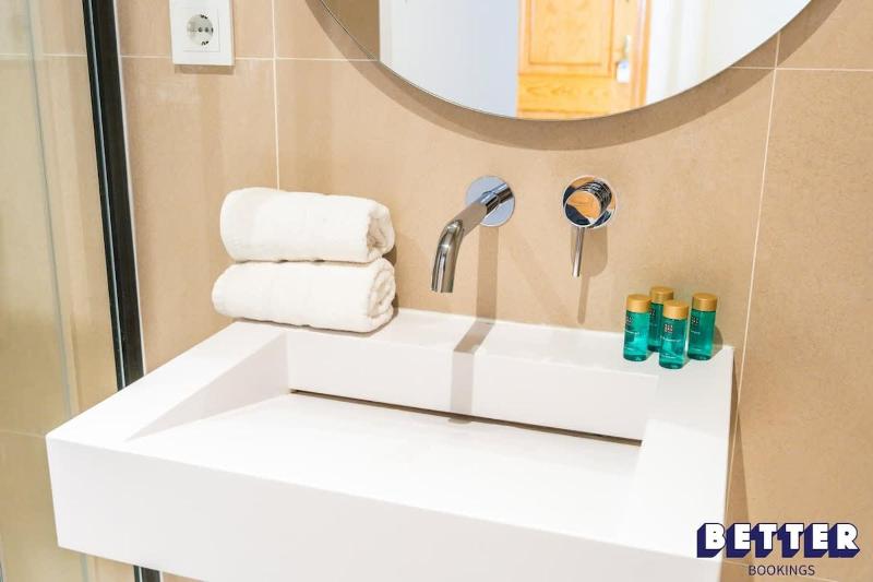 Luxurious Marbella Apt Near Puerto Banus - Hot Tub - image 33