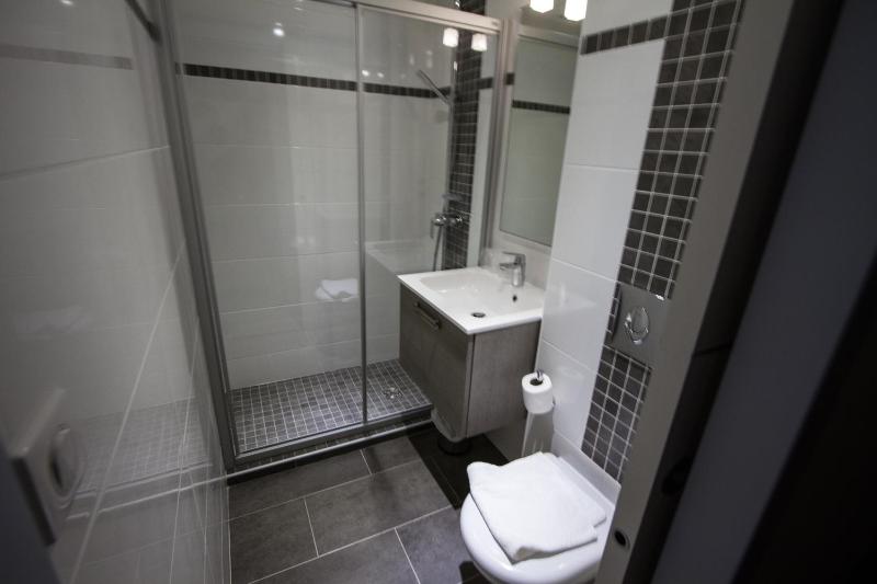 Twin Room image 2