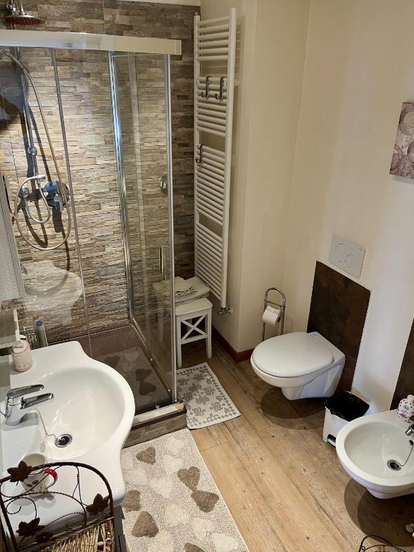Large Double Room image 2