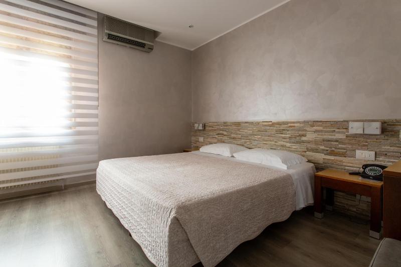 Double Room image 1