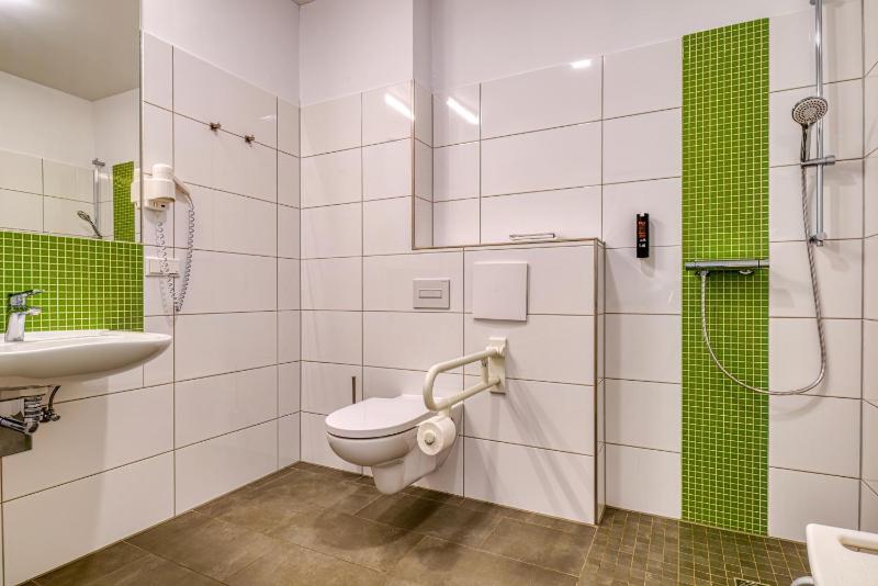 NiceToStay by Fairway Hotels - image 37
