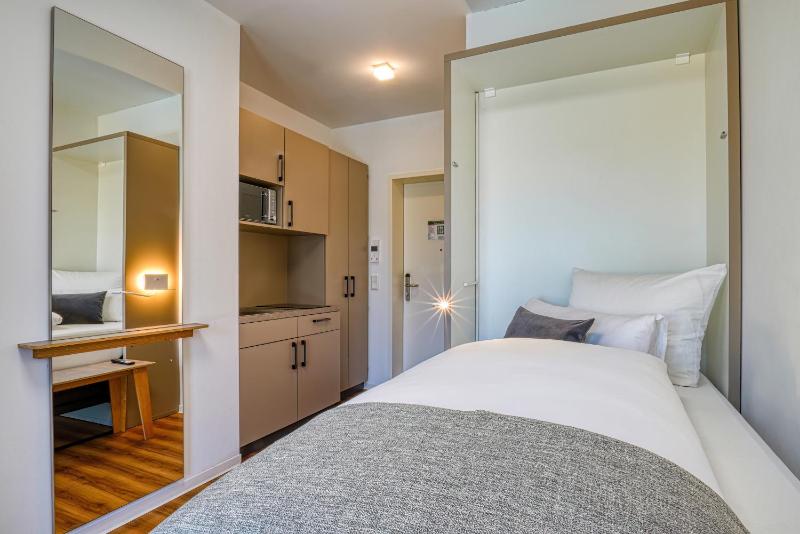 Deluxe Single Room image 1
