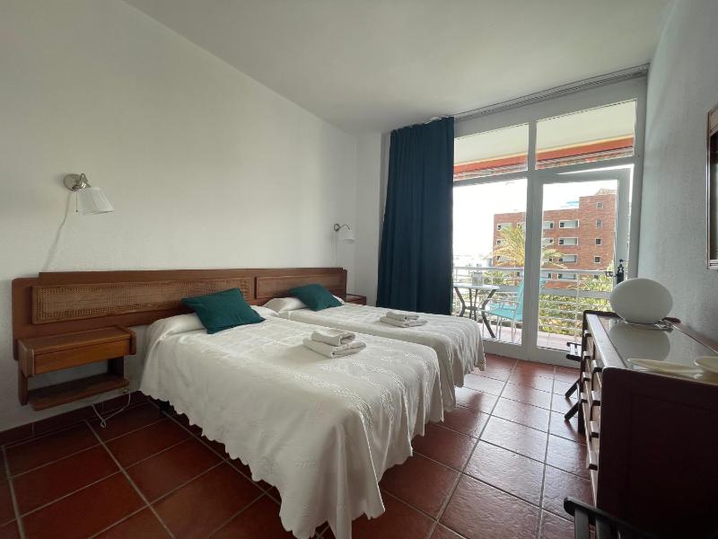 Apartamentos La Roca Rentals - image 5