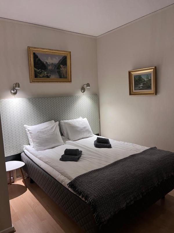 Small Double Room image 1