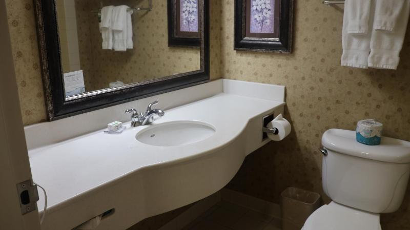 King Room - Non-Smoking image 3