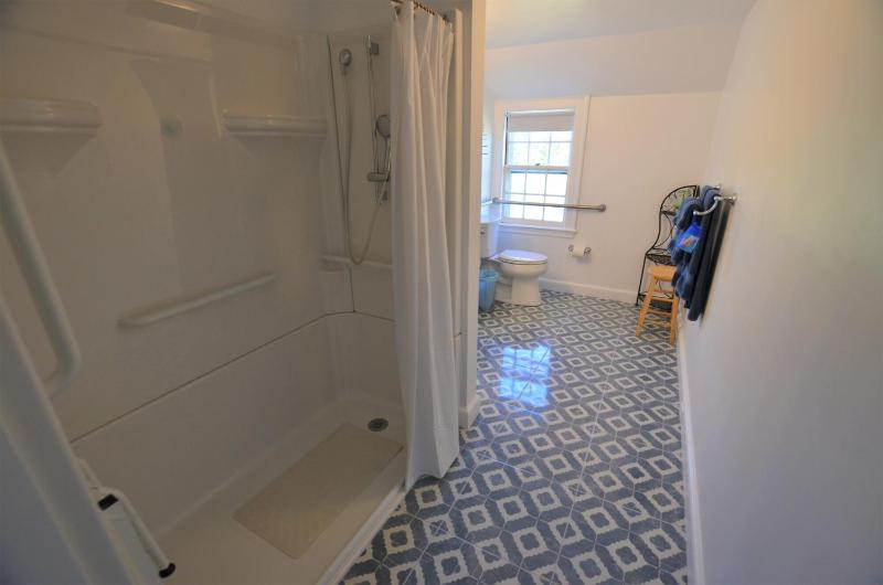 Standard King Room image 2