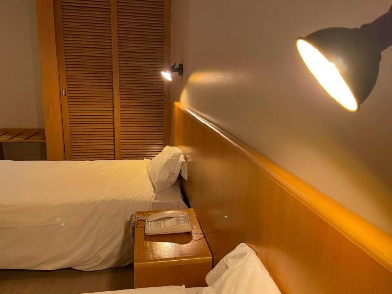 Standard Double or Twin Room image 3