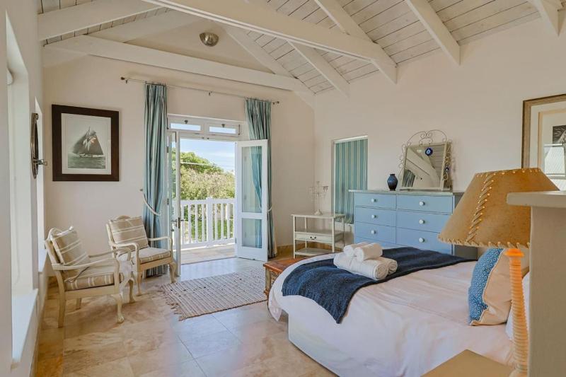 Nautilus on Grotto Beach - heated pool - image 3