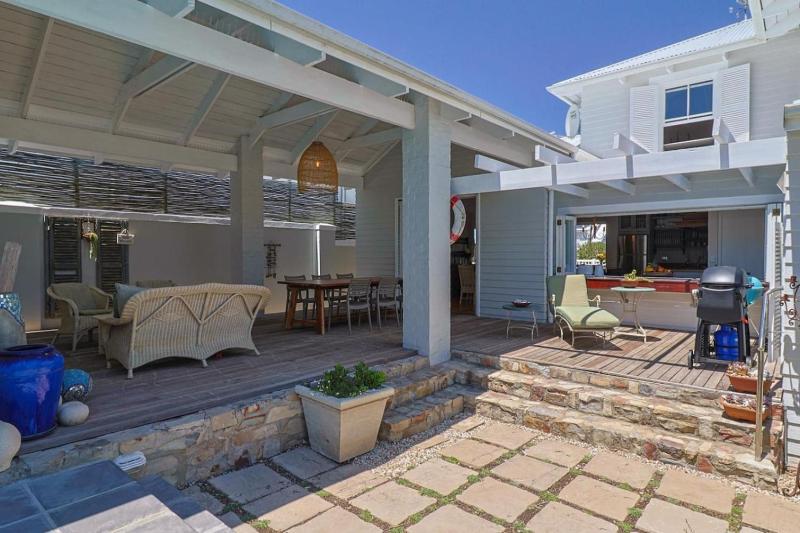 Nautilus on Grotto Beach - heated pool - image 12