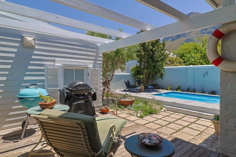 Nautilus on Grotto Beach - heated pool - image 15