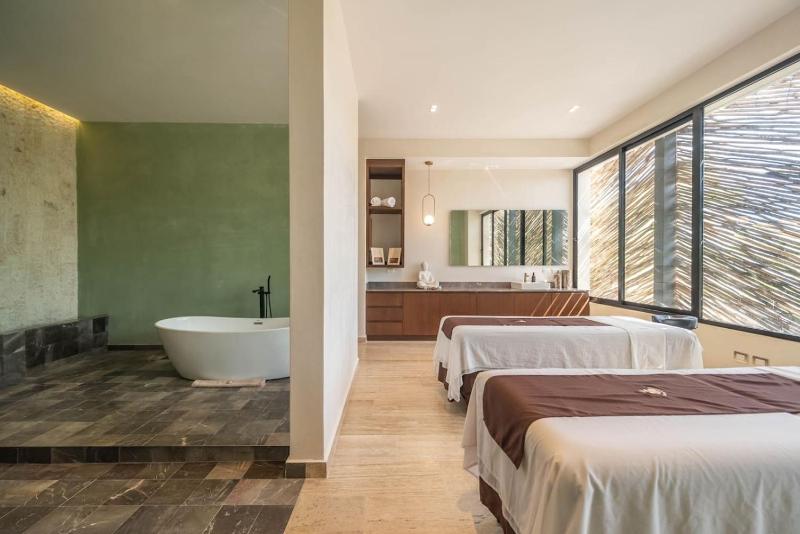 2BR Plunge Pool and Close to Beach - image 20