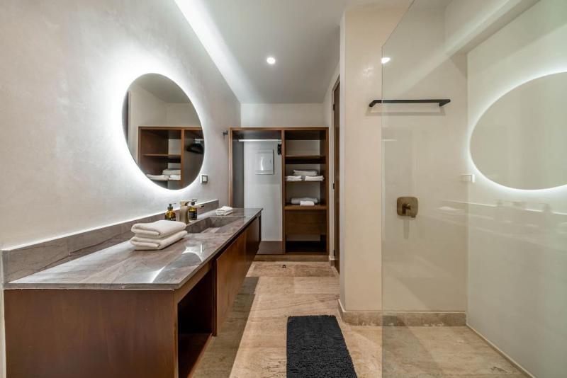 2BR Plunge Pool and Close to Beach - image 13