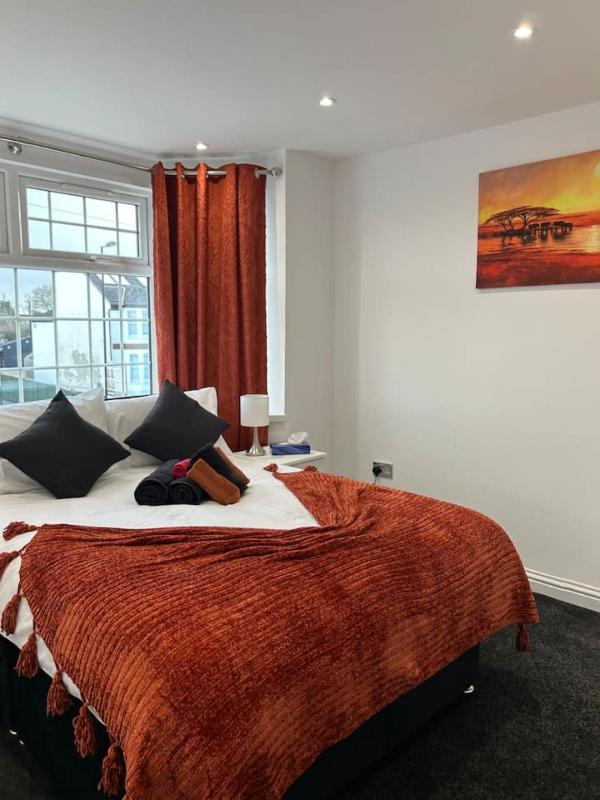Luxury and spacious 3 bedroom home in Southampton - image 27