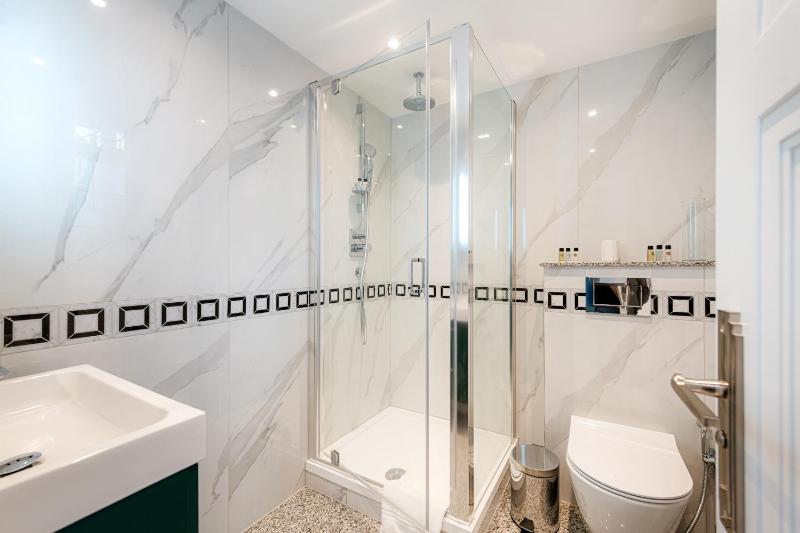 Two Bedroom Executive Apartment image 3