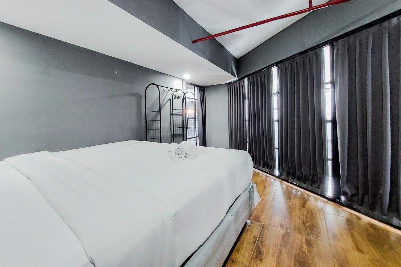 Spacious 2BR Loft at Brooklyn Alam Sutera Apartment By Travelio - image 8