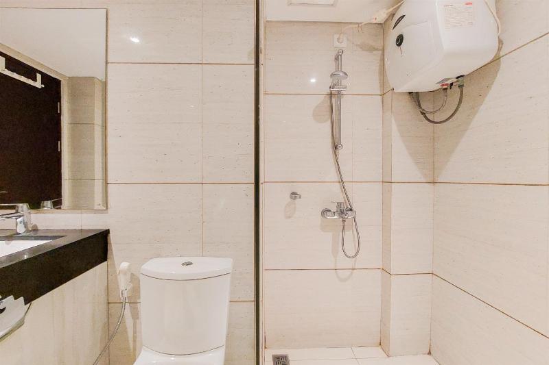 Spacious 2BR Loft at Brooklyn Alam Sutera Apartment By Travelio - image 11