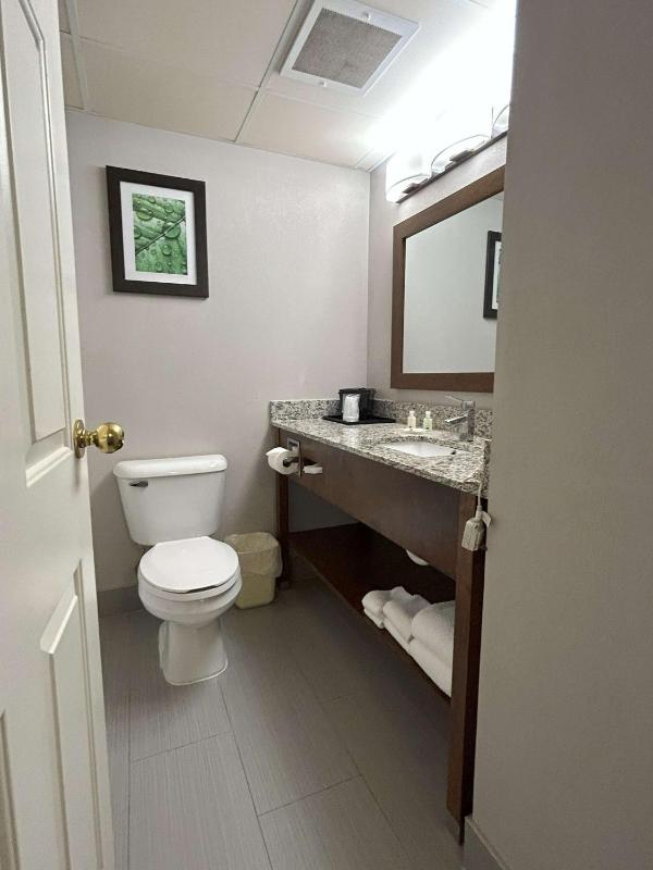 Double Room with Two Double Beds - Non-Smoking image 4