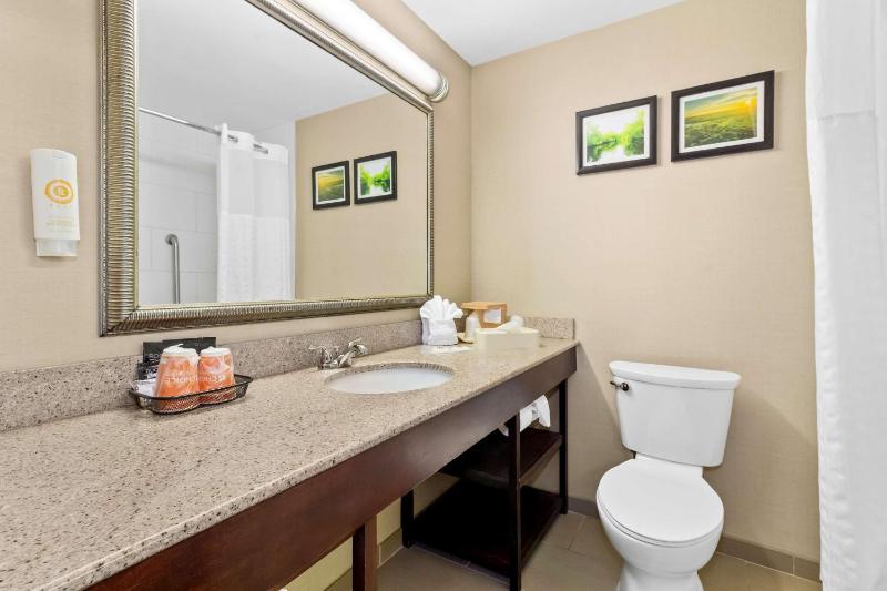 Double Suite with Two Double Beds - Non-Smoking image 2